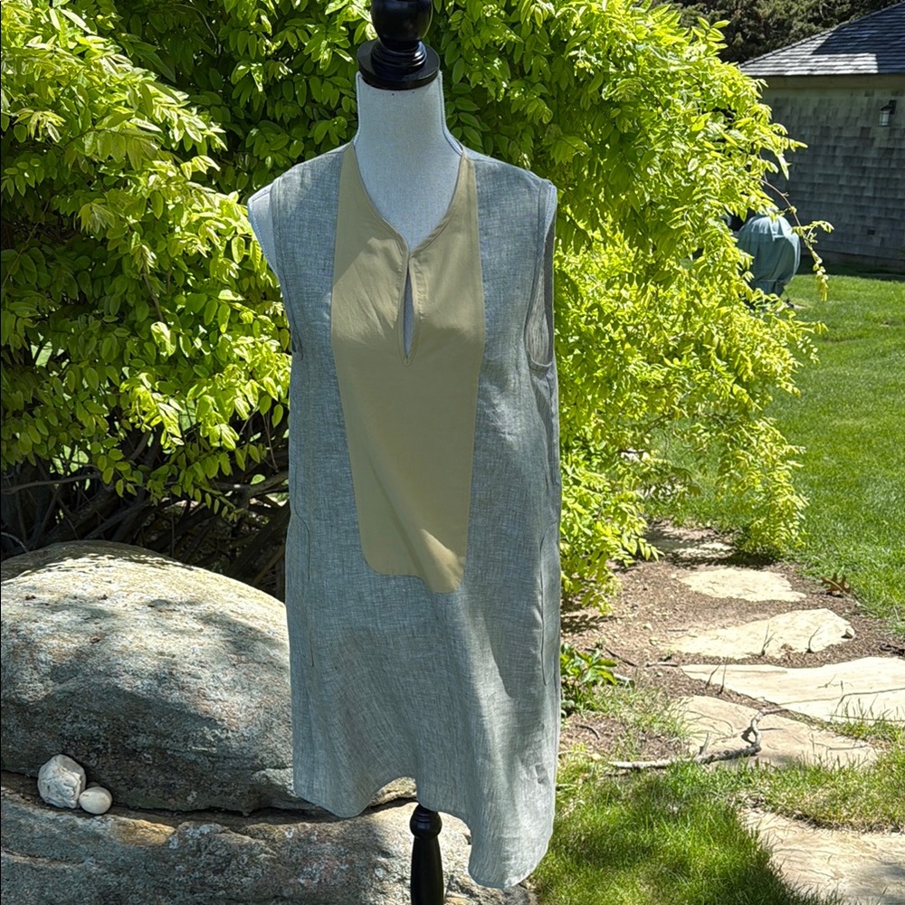 Mel en Stel Sleeveless Gray and Beige Top